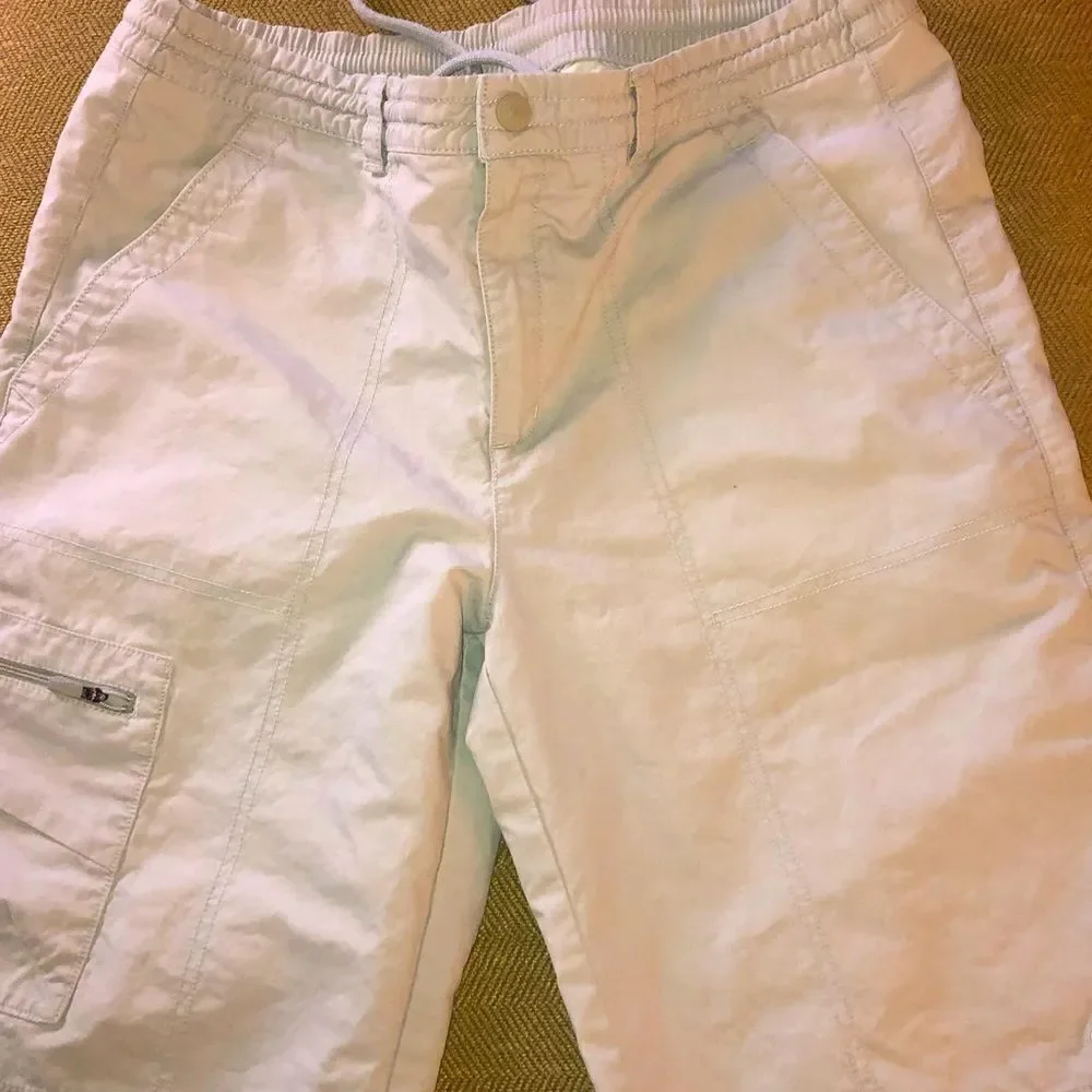 Adidas khaki shorts lots of pockets